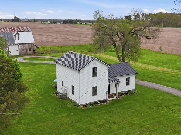 6815 S 550 E, Wolcottville, IN 46795