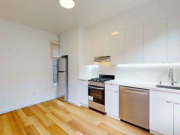3rd image of 1836 McAllister St APT 2