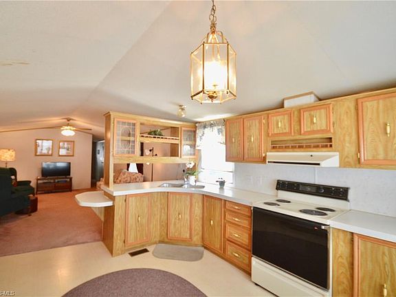 3rd image of 6 Greenhaven Dr Unit 6