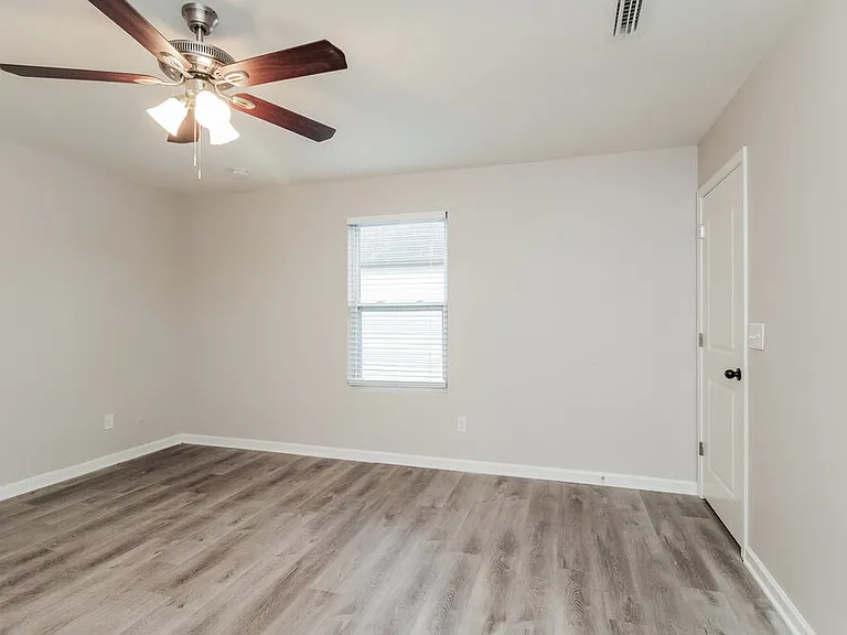 916 Harrier Rd — Photo 11