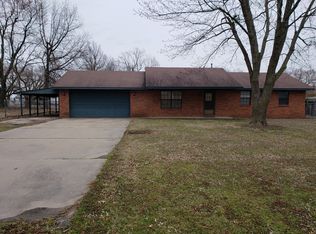 150 N Springfield St, Welch, OK 74369