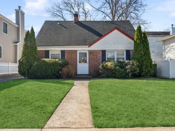 222 William Street, Williston Park, NY 11596