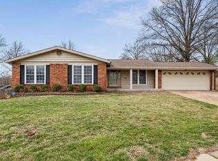 1209 Beaver Creek Rd, Chesterfield, MO 63017