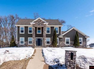 109 Hidden Oaks Cir, Mankato, MN 56001