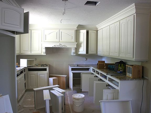 2nd image of 4627 Rogers St