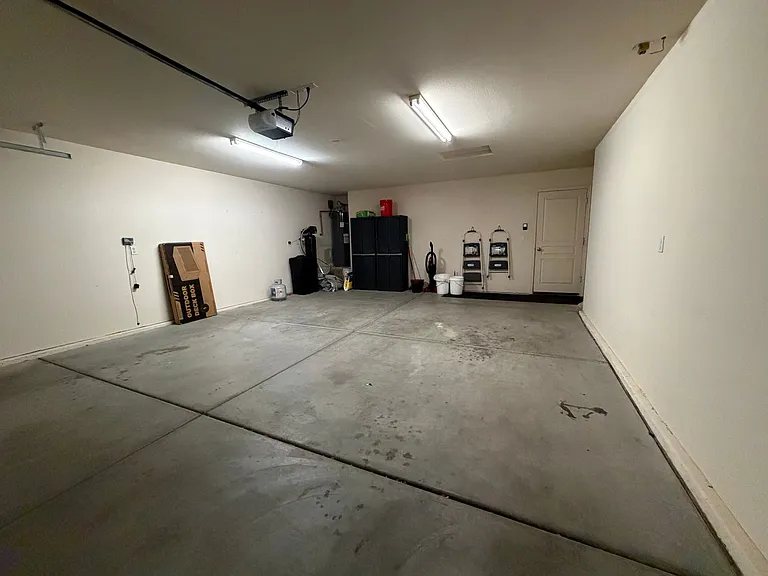 2416 N Ridge Ave — Photo 24