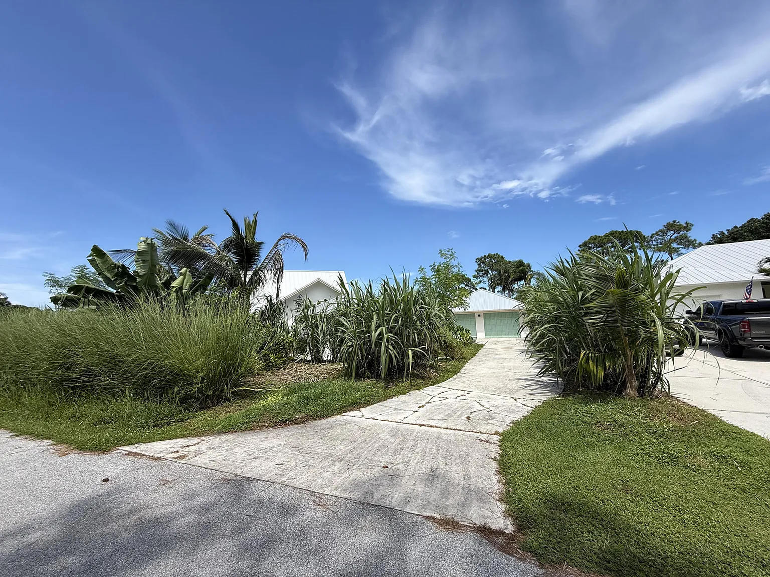 1 bed, 1.0 bath, 260 sqft, $1,300 — Photo 2