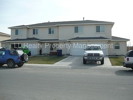 1st image of 805 Sunny Ln Unit B