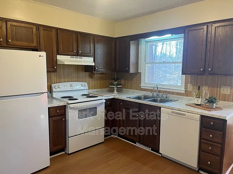 293 Cedar Terrace Rd #B — Photo 6
