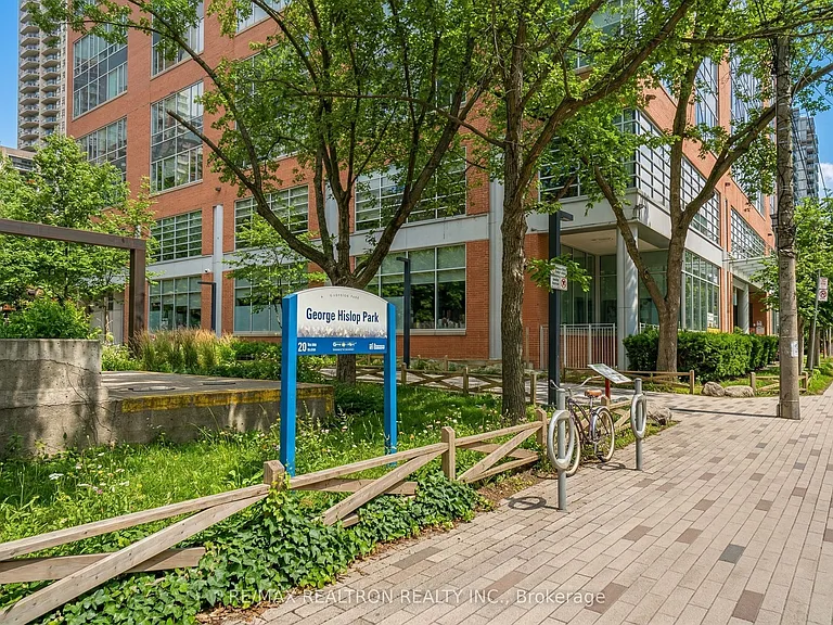 33 Isabella St #511 — Photo 36