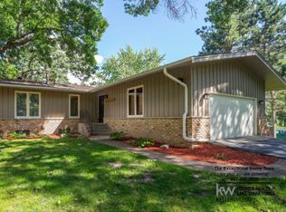 7264 Pineview Ln N, Maple Grove, MN 55369