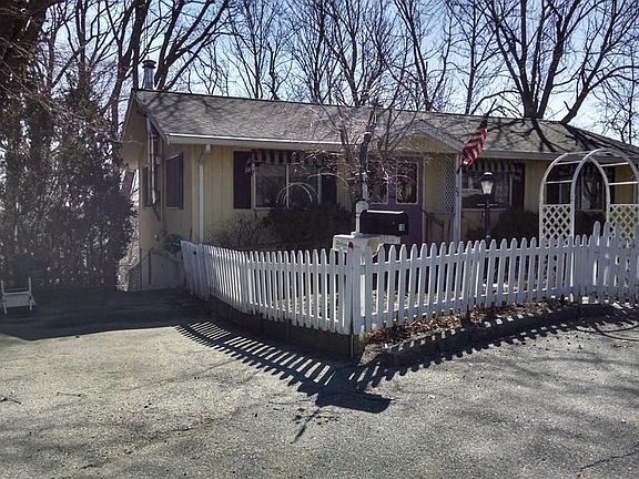 2nd image of 20 McKays Dr
