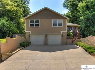 1047 Beaver Lake Blvd, Plattsmouth, NE 68048