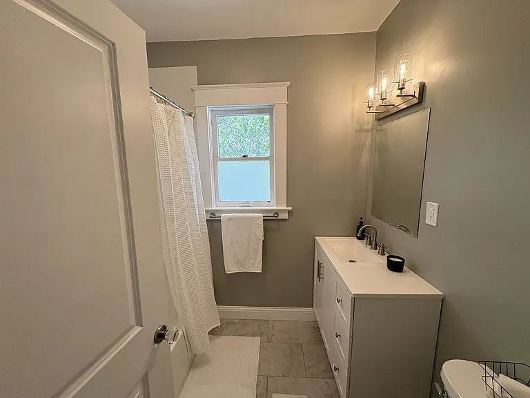 628 S Ash Ave — Photo 8