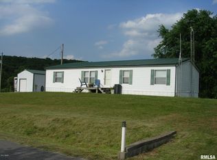 2045 Central Hill Rd, Grantsburg, IL 62943