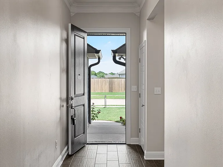 3351 Grand Lake Dr — Photo 4