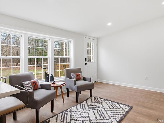 5th image of 5350 List Rd