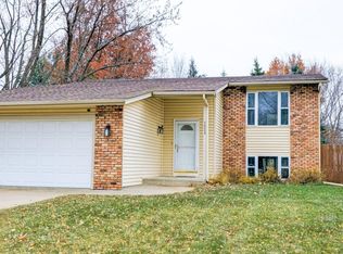 3824 Edith Ln, Lexington, MN 55014