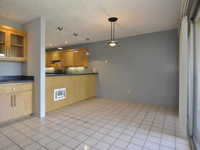 4022 Layang Layang Cir #1 — Photo 7
