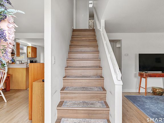 2nd image of 221 Meadows End Road