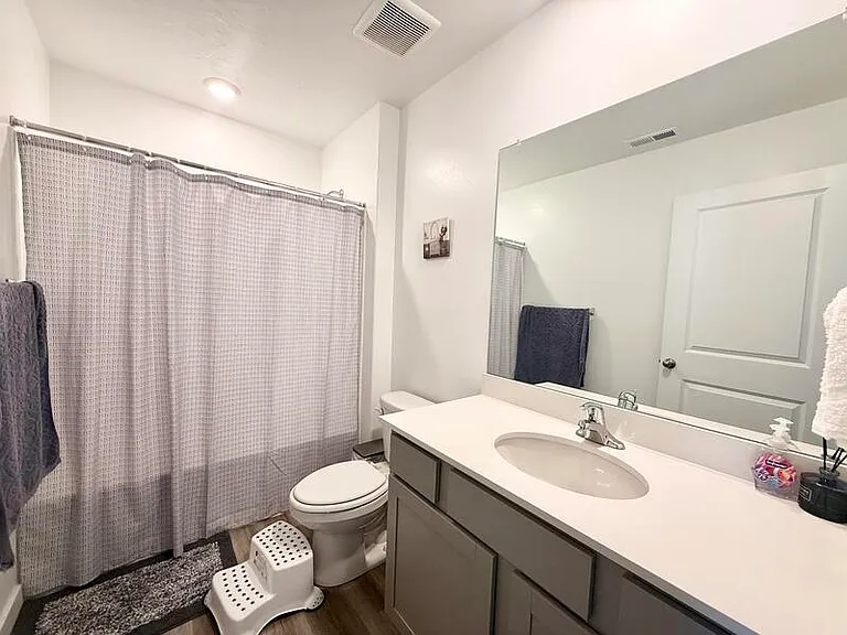 38 N Northshore Dr #N — Photo 8