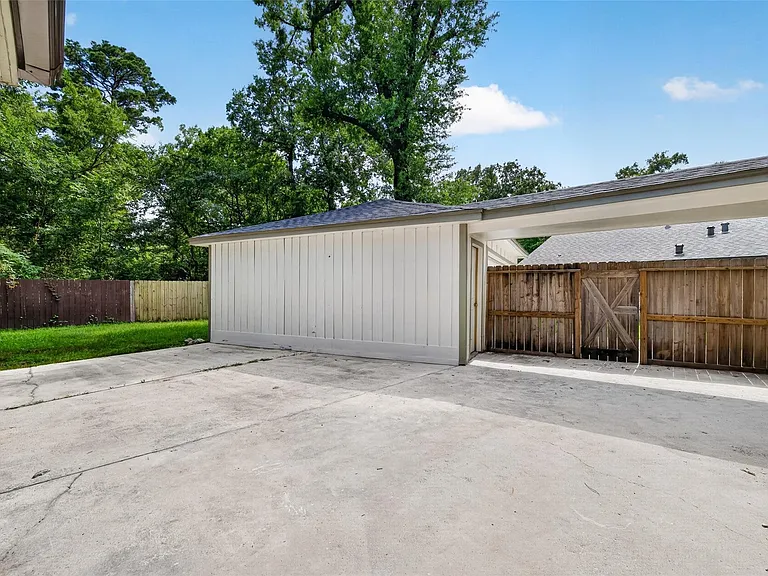 1834 Shadow Rock Dr — Photo 38