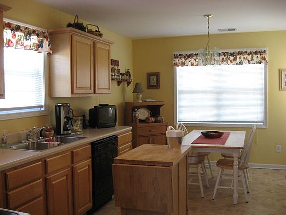 3rd image of 31 Shagbark Dr
