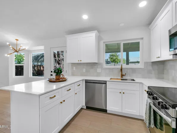 332 E HOUSTON Avenue, Gilbert, AZ 85234