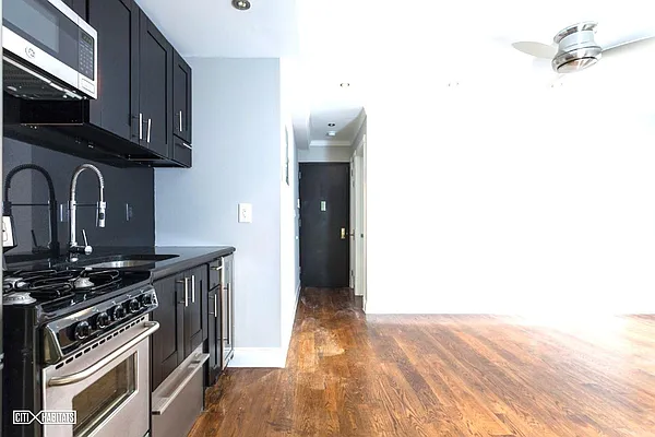 Rented by Citi Habitats | media 25