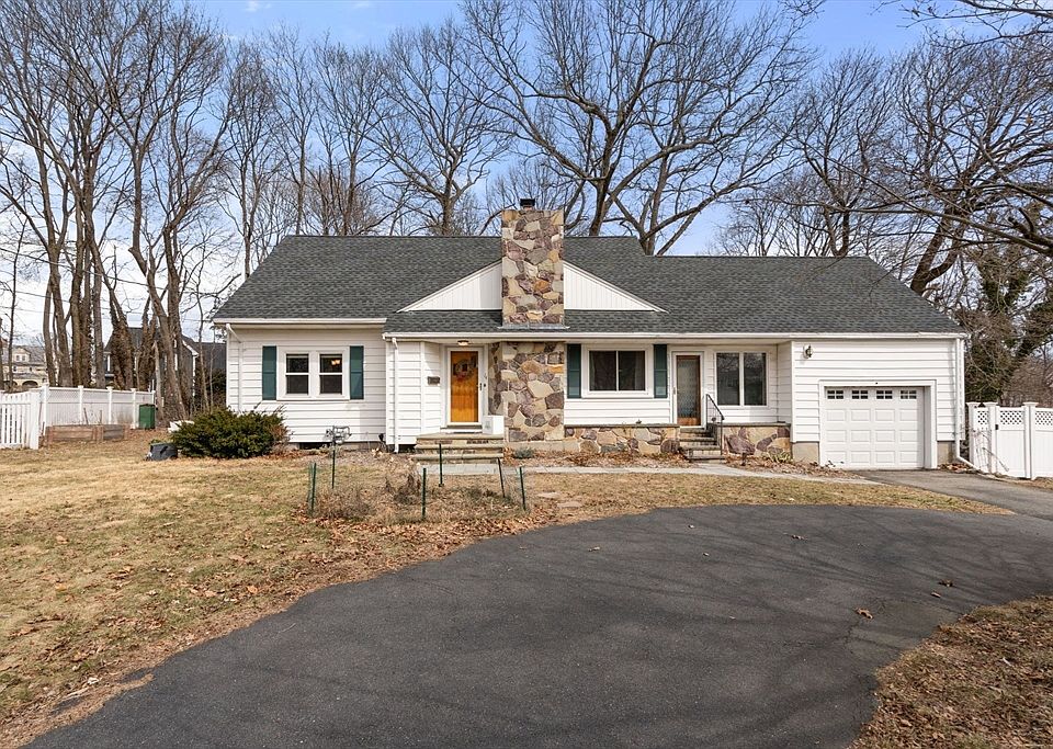 1st image of 14 Wood Dr