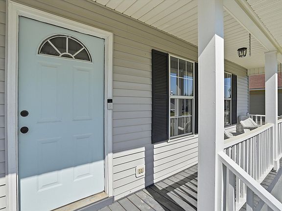 3rd image of 143 Evergreen Magnolia Ave