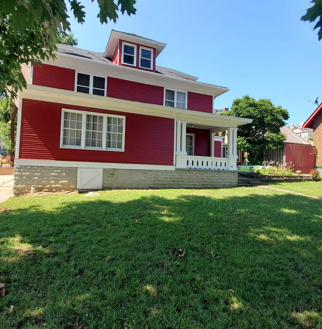 2 bed, $1,100 — Photo 1