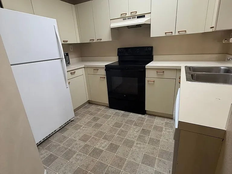 47 Emerald Bay Dr — Photo 8