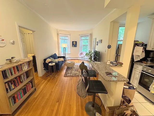 1 bed, 600 sqft, $2,400 — Photo 2