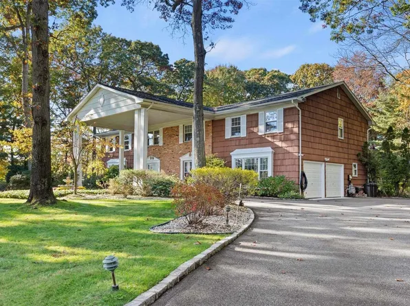 62 Fox Lane, Dix Hills, NY 11746