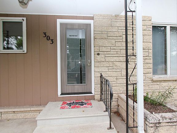 4th image of 303 W 1st St
