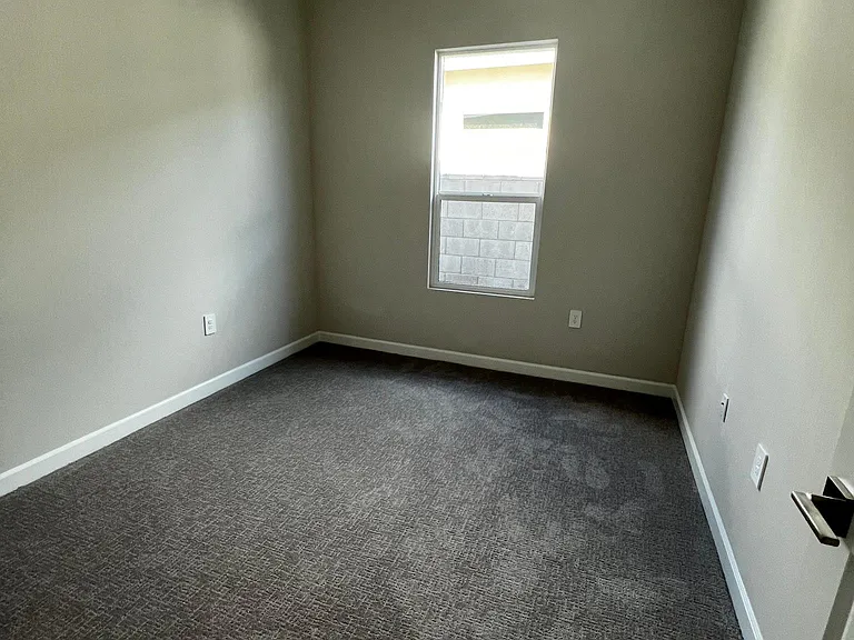 10548 W Albert Ln — Photo 21
