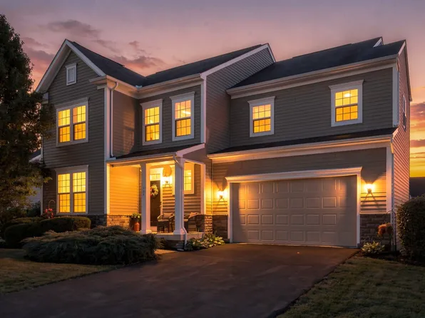 105 Birdie Dr, Cranberry Township, PA 16066