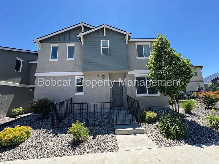 914 Garden Ct — Photo 1