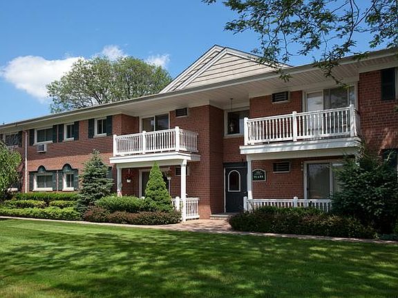 2nd image of 675 Conklin St #64c369ed2