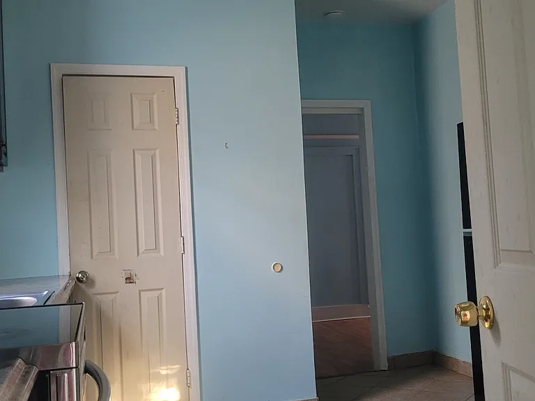 341 Avenue E #3 — Photo 3