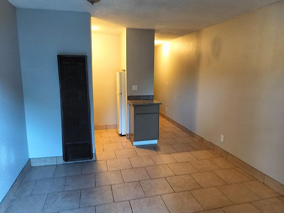 2nd image of 1128 N Commerce St #5