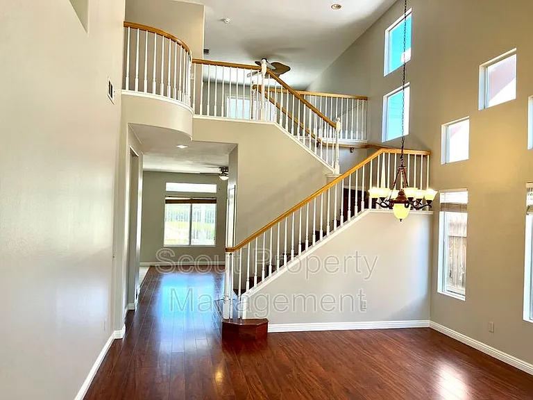 39511 Bainbridge Cir — Photo 1