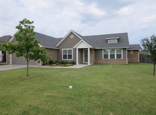 1813 Red Oak Dr, Ardmore, OK 73401