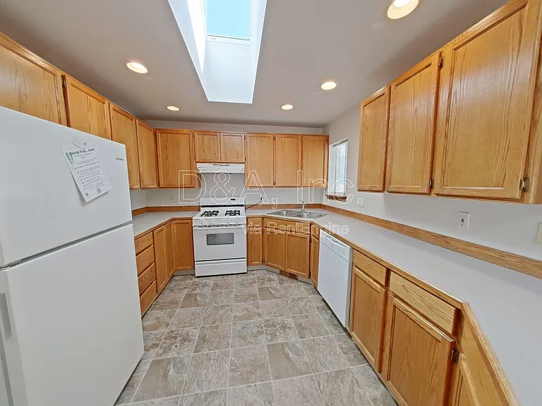 163 SE Partridge Dr — Photo 6