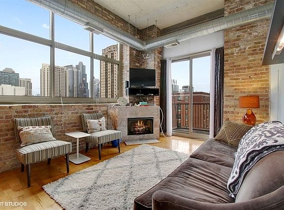 3rd image of 1528 S Wabash Ave #P-b11