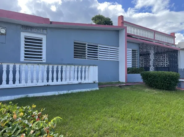 Urb Bayamon Gardens Calle 17 #G-11, Bayamon, PR 00957