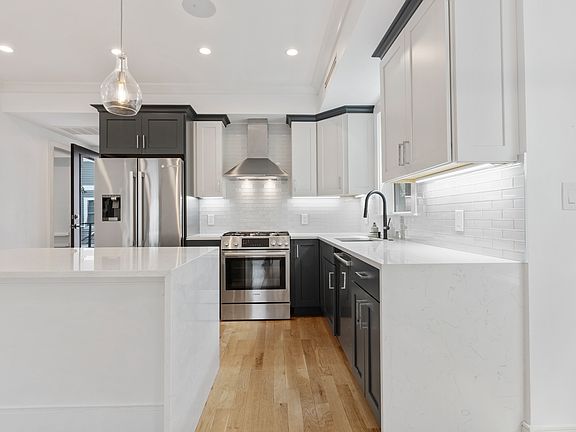 3rd image of 10 Hallet St #1