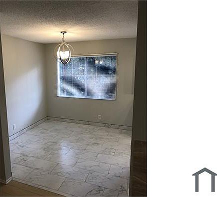 2nd image of 12164 Oxnard St