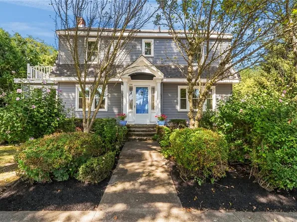 104 Gentian Ave, Providence, RI 02908